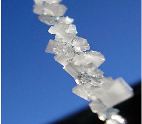 кристаллы поваренной соли